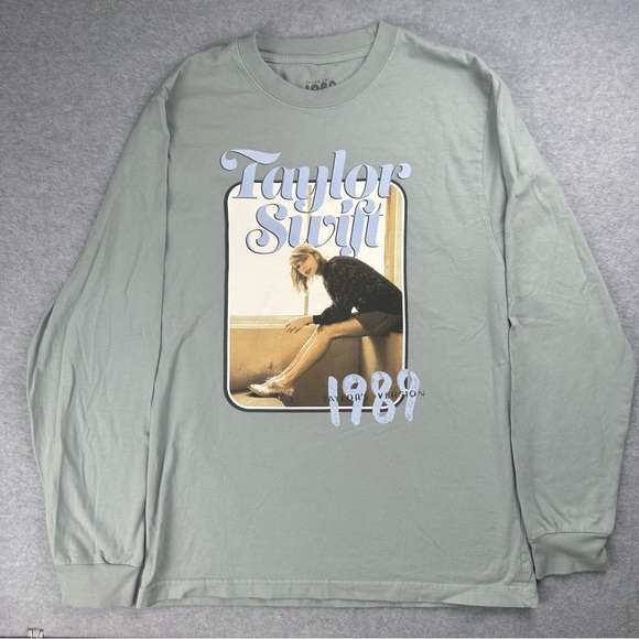 Taylor Swift T-Shirt 1989 Taylors Version From The Vault Long Sleeve Tee Medium - Picture 1 of 9